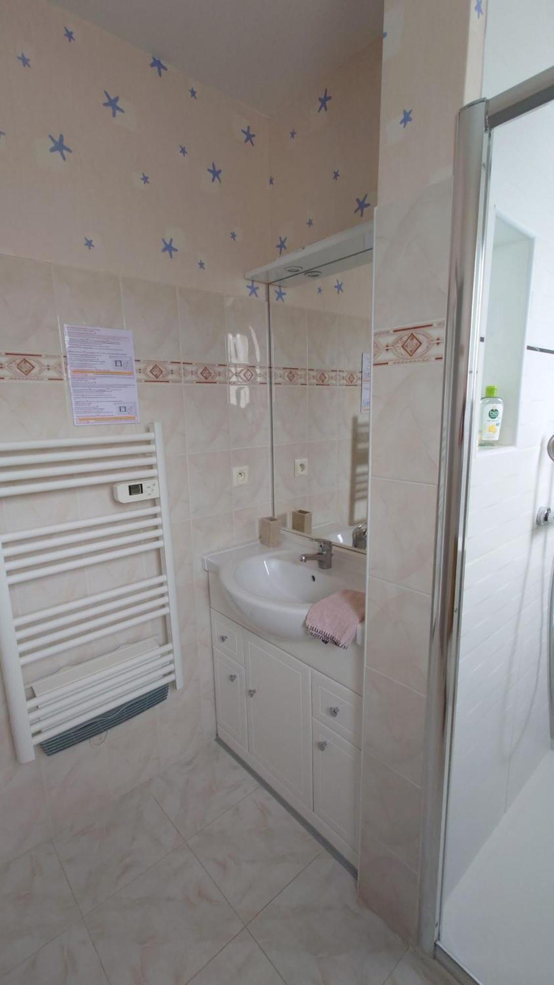 Welcome Logement Avec Terrasse Proche Bordeaux Saint-Andre-de-Cubzac Luaran gambar