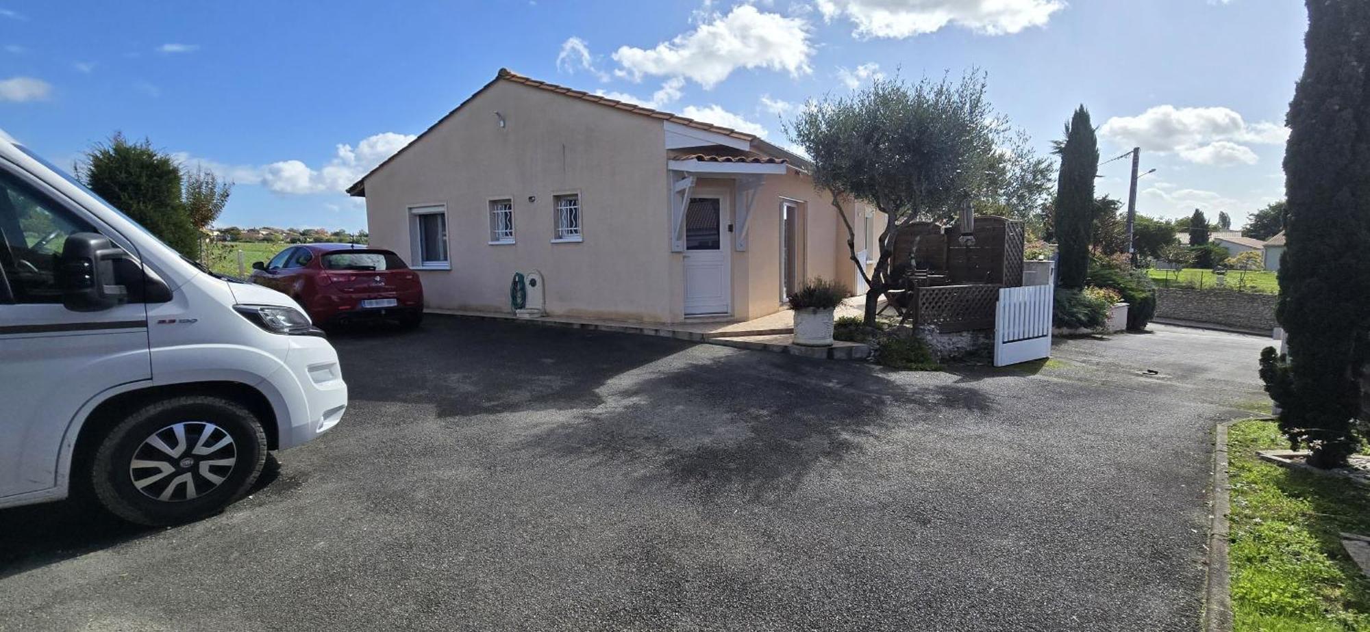 Welcome Logement Avec Terrasse Proche Bordeaux Saint-Andre-de-Cubzac Luaran gambar