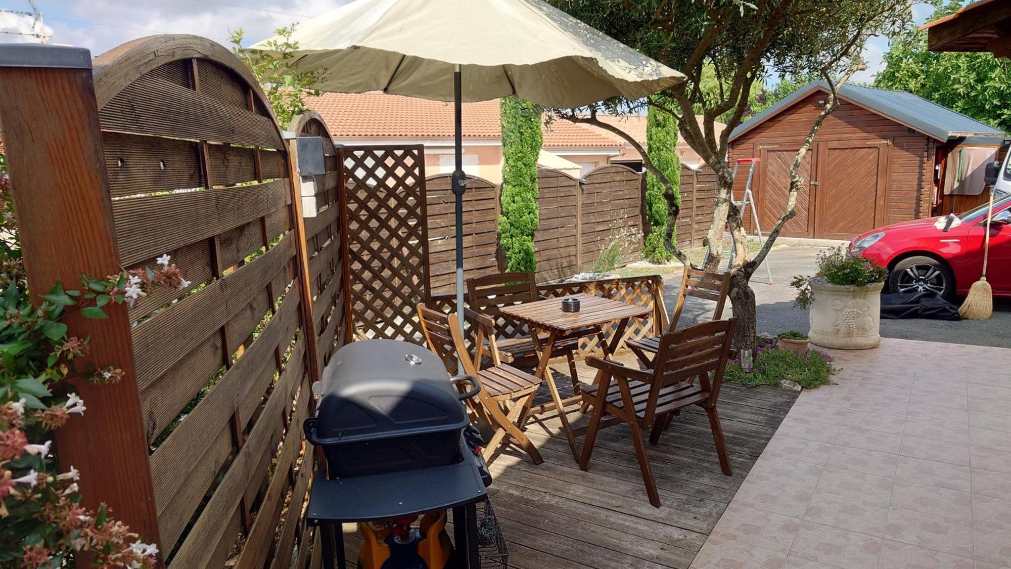 Welcome Logement Avec Terrasse Proche Bordeaux Saint-Andre-de-Cubzac Luaran gambar