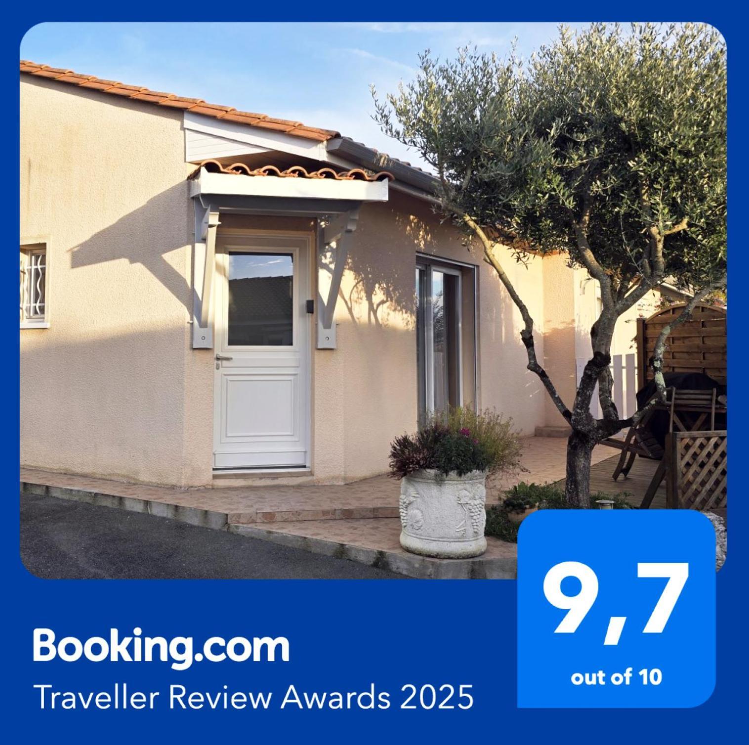 Welcome Logement Avec Terrasse Proche Bordeaux Saint-Andre-de-Cubzac Luaran gambar